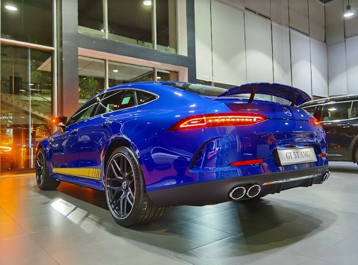 Khám phá chi tiết Mercedes-AMG GT 53 4MATIC+ 2022 tại Việt Nam mercedes-amg-gt-53-4matic-2022-7.jpg