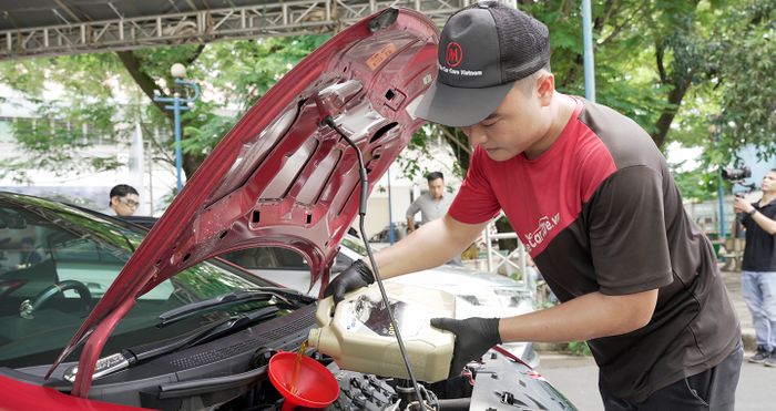 Sự kiện Car Service UniTour lần thứ 4 vừa diễn ra tại Sài Gòn. Dịch vụ thay nhớt.