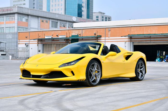 Nghe đồn ông Đặng Lê Nguyên Vũ đã chi 100 tỷ để mua đồng loạt 3 chiếc Ferrari và 1 chiếc xe thể thao dang-le-nguyen-vu-100-ty-mua-xe-Mytour-7.jpg