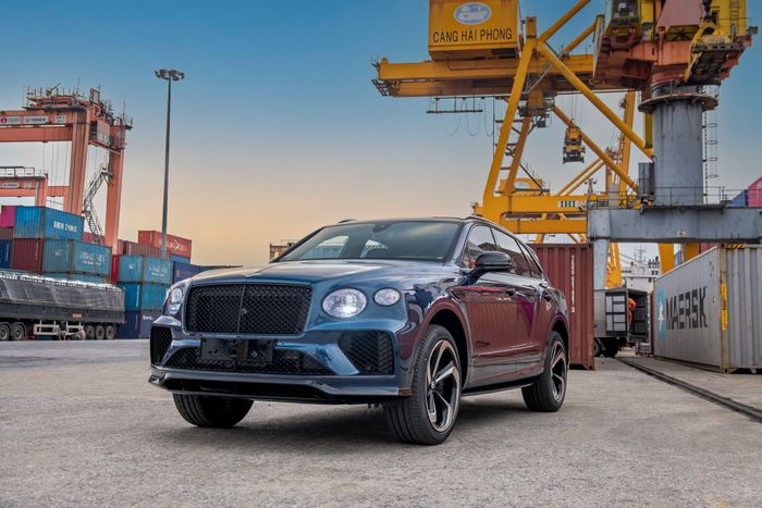 Bentley Bentayga S 2022 ra mắt đầu tiên tại Việt Nam, có giá hơn 18 tỷ đồng Bentley Bentayga S 2022 (3).jpg