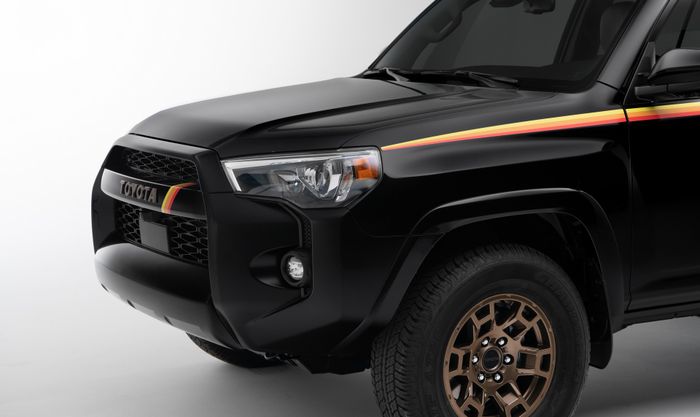 Toyota 4Runner phiên bản kỷ niệm 40 năm theo phong cách hoài cổ, chỉ có giới hạn 4.040 chiếc 2023-toyota-4runner-40th-anniversary-edition-4.jpg