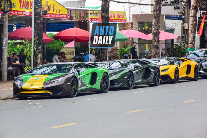 Bộ ba siêu xe Lamborghini Aventador giới hạn xuất hiện tại Cần Thơ