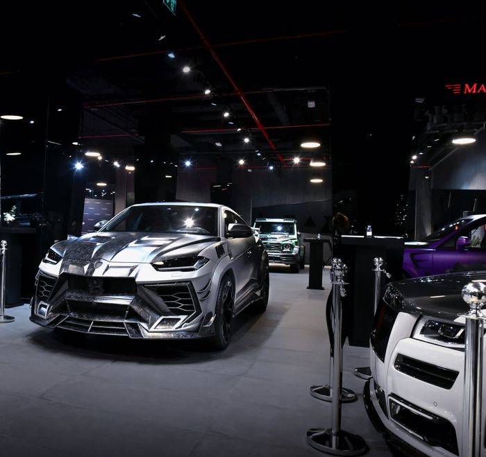 Mansory giới thiệu 3 mẫu độ đặc biệt từ Cullinan, Urus và G-Class với showroom mới tại Dubai.