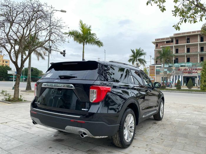 Ford Explorer 2022 có giá 2,366 tỷ đồng đã bắt đầu được giao đến tay khách hàng anh-van-tu-.jpeg