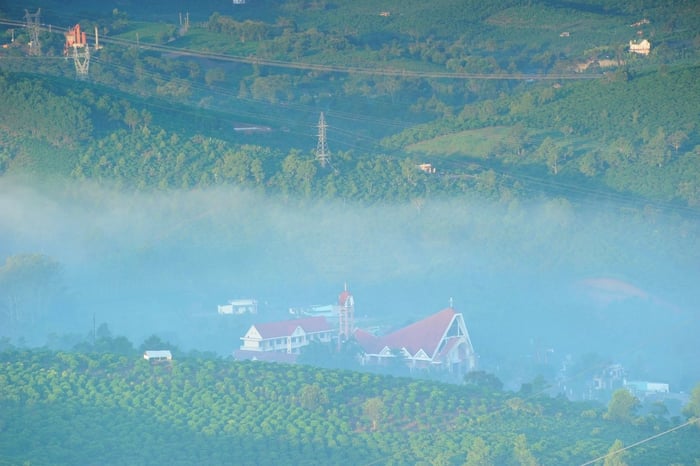 Khám phá vẻ đẹp hoang sơ của Mỏ đá Tây Đại Lào Bảo Lộc, thưởng ngoạn cảnh thiên nhiên tuyệt mỹ 5