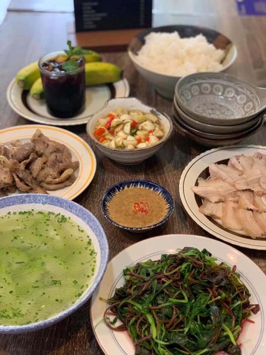 Hẹ Quán, điểm đến quen thuộc của những người yêu thích ẩm thực miền Trung
