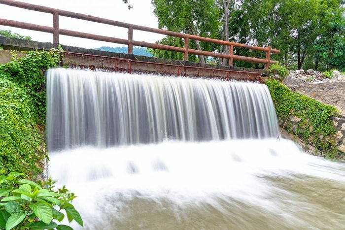 Núi Cấm vẫn toát lên vẻ đẹp hiền hòa ngay cả khi trời mưa bão