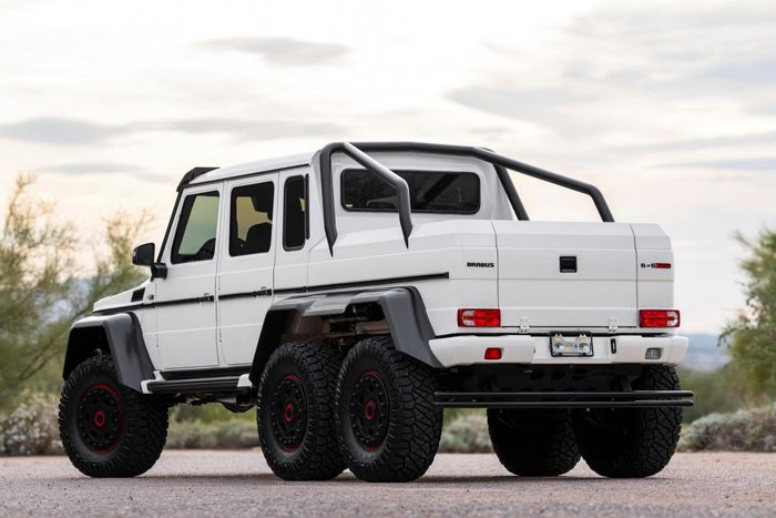 Mercedes G63 6×6 bản độ Brabus vừa được bán đấu giá với giá cao hơn 1 triệu USD mercedes-benz-g63-6x6-brabus-4.jpg