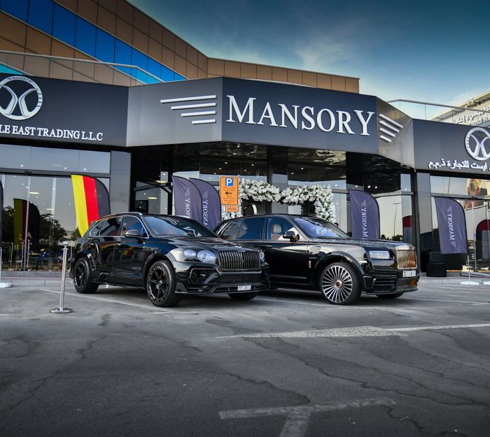 Mansory ra mắt ba mẫu độ đặc biệt của Cullinan, Urus và G-Class - hình ảnh mansory-new-showroom-in-dubai-2.jpg