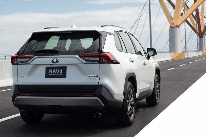 Toyota RAV4 2022 chính thức ra mắt tại Philippines, với giá từ 957 triệu đồng toyota-rav4-2.jpg