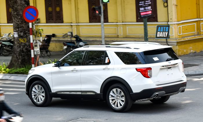 Ford Explorer 2022 có giá 2,366 tỷ đồng đã sẵn sàng được giao đến tay khách hàng adt-5570-copy.jpg