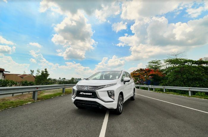 Aston Martin DBX707 2023 ra mắt: SUV hạng sang mạnh nhất thế giới, giá từ 232.000 USD