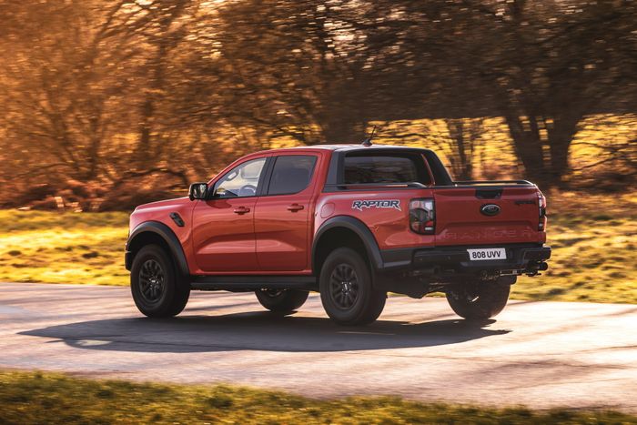 Ford Ranger Raptor 2023 ra mắt với động cơ V6 mới mạnh mẽ, có công suất 394 mã lực. Xem chi tiết trong hình ảnh 2022-ford-ranger-raptor-20.jpg