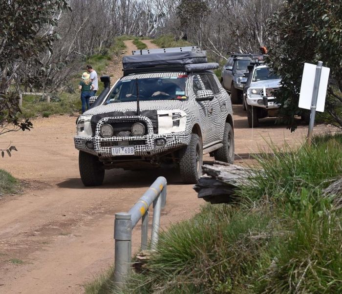 Ford Everest và Ranger Raptor 2022 đã lộ diện trên đường thử nghiệm vài ngày trước.