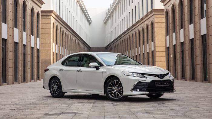 Thông tin chi tiết về phiên bản HV của Toyota Camry 2022, có giá 1,441 tỷ đồng toyota-camry-7.jpg