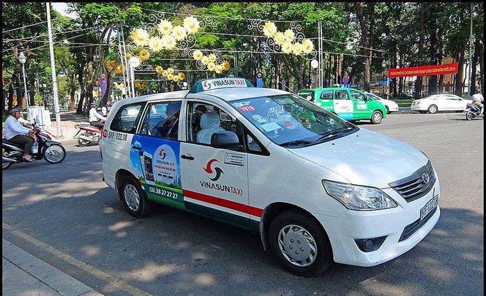 Danh sách các hãng taxi uy tín ở Bến Tre còn có Taxi Vinasun.