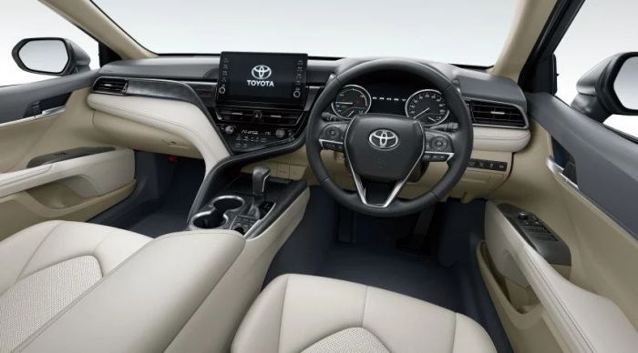 Toyota Camry 2022 đã chính thức ra mắt tại Thái Lan vào ngày 3/11 và sẽ sớm có mặt tại Việt Nam