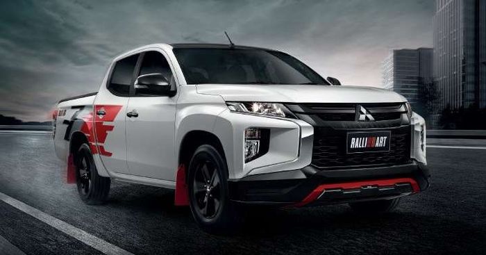 Mitsubishi Pajero Sport Ralliart, Triton Ralliart 2022 ra mắt tại Thái Lan ralliart-car-triton-double-cab-e1638155753995.jpeg