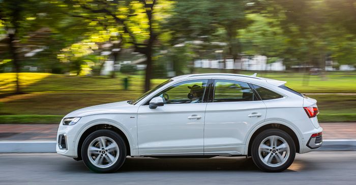 Audi Q5 Sportback 2021 chính thức ra mắt tại Việt Nam, giao xe trong tháng 12 7a5a4333.JPG