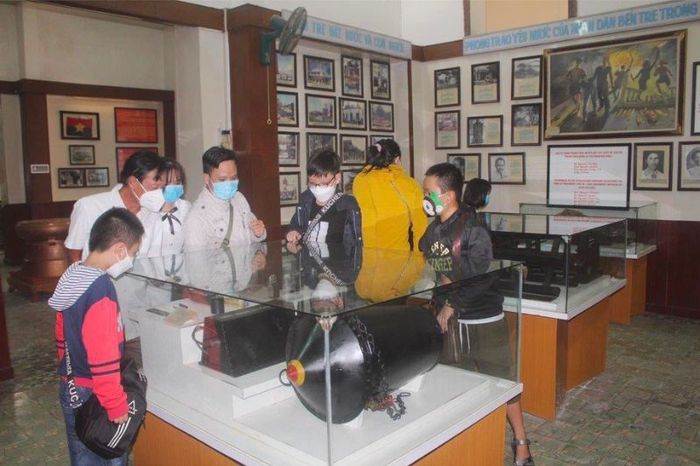 Thăm Bảo tàng Bến Tre để khám phá lịch sử và văn hóa của xứ dừa