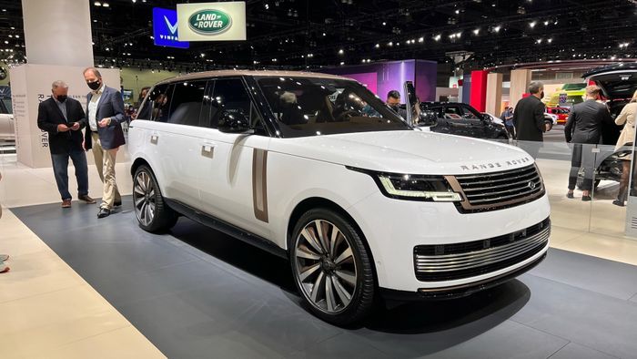 Khám phá Range Rover 2022 tại LA Auto Show 2021: Biểu tượng SUV hạng sang all-new-2022-range-rover-visits-la-auto-show-to-entice-its-target-audience-1.jpg