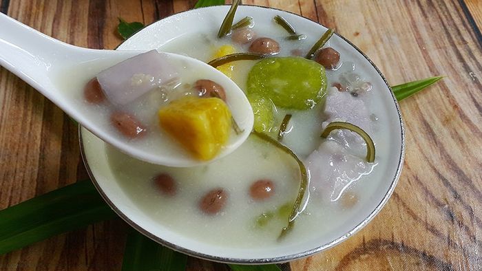 Chè thưng nước cốt dừa Bến Tre, một đặc sản không chỉ làm say lòng người dân địa phương mà còn khiến du khách từ xa mê đắm.