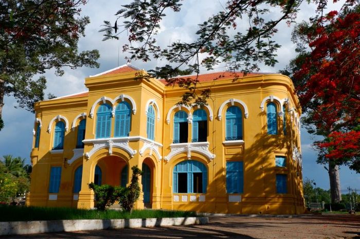 Thăm Bảo tàng Bến Tre để khám phá văn hóa và lịch sử của xứ dừa
