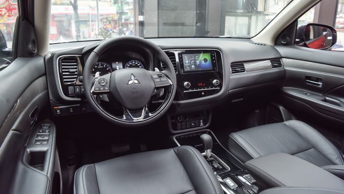 Đánh giá Mitsubishi Outlander 2020 qua hành trình 1.000 km chinh phục Hà Giang mitsubishi-outlander-2020-interior-Mytour-016.jpg