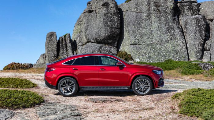 Mercedes GLE 300d: Nâng cấp động cơ và hệ dẫn động 2021-mercedes-gle-coupe.jpeg