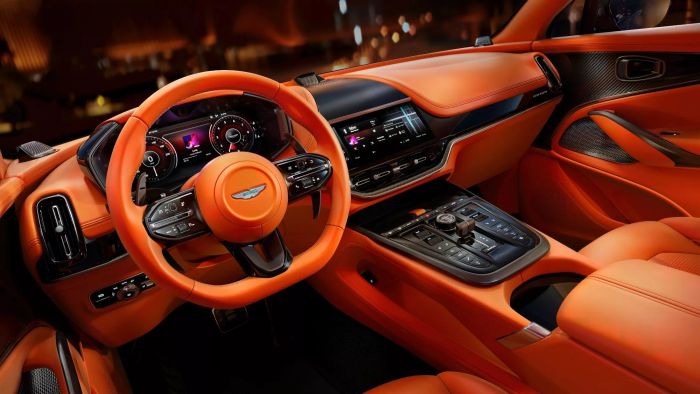 Aston Martin DBX 2025: Nâng cấp nội thất, chỉ bán bản DBX707 Aston-Martin-DBX707-10.webp