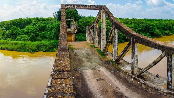 Hãy đến thăm cầu sông Bé lịch sử, để hiểu rõ hơn về tình hình hiện tại của nó.