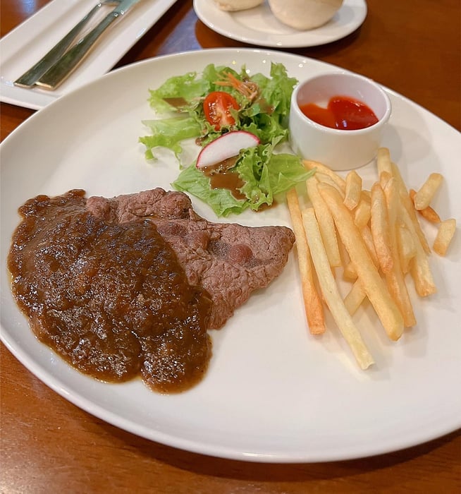 Thưởng thức các món bít tết ngon tại Piichi Steak