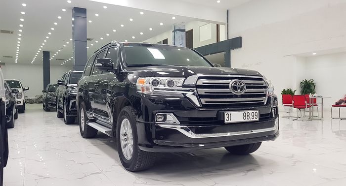 Toyota Land Cruiser 5.7 nhập khẩu từ Mỹ đã qua sử dụng được rao bán với giá hơn 7 tỷ đồng toyota-9.jpeg