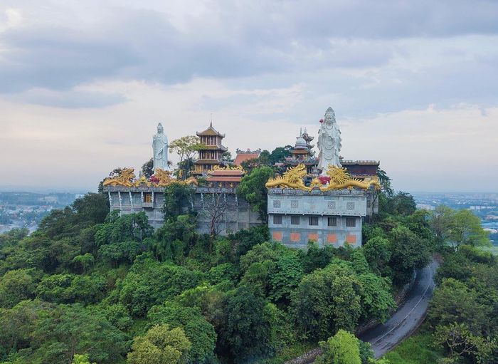 Khám phá chùa Châu Thới - trải nghiệm độc đáo cho những người yêu du lịch