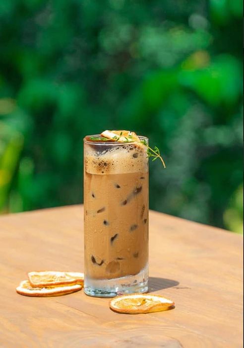 Ghé qua Neverland Coffee để trải nghiệm cảm giác như đang nghỉ dưỡng tại một resort cao cấp