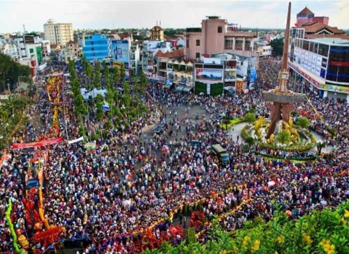 Tóm tắt kinh nghiệm hành hương tại Chùa Bà Thiên Hậu Bình Dương từ A đến Z 2