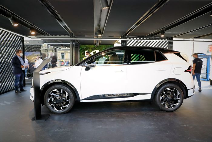 Chi tiết Chiếc Kia Sportage 2022 phiên bản cơ sở ngắn 2022-kia-sportage-swb-iaa-munich-3.jpg