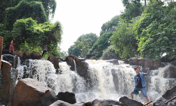 Đánh giá về Thác Đứng, một di sản tự nhiên hùng vĩ nằm giữa rừng núi