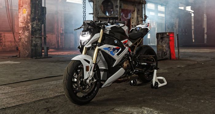 BMW S1000R 2021 sắp ra mắt tại Việt Nam, giá dự kiến trên 600 triệu đồng