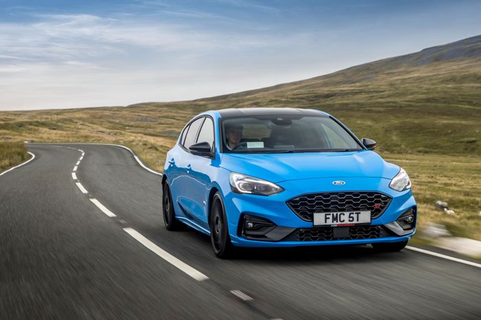 Ford Focus ST Edition 2021: Mẫu hatchback lái đỉnh cao, giá từ 49.000 USD 2021-ford-focus-st-edition-7.jpg