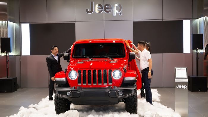 Nhà phân phối đã đưa ra phản ứng về việc triệu hồi xe Jeep Wrangler 2020 tại Việt Nam do nguy cơ cháy xe.