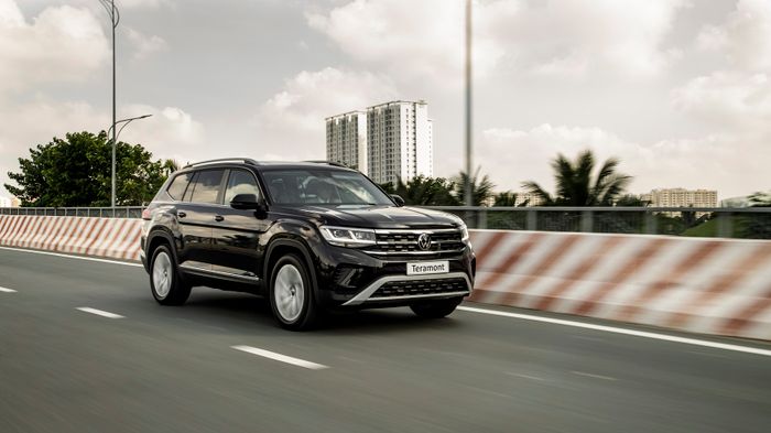 SUV 7 chỗ Volkswagen Teramont chính thức được giới thiệu tại thị trường Việt Nam, với mức giá 2,349 tỷ đồng