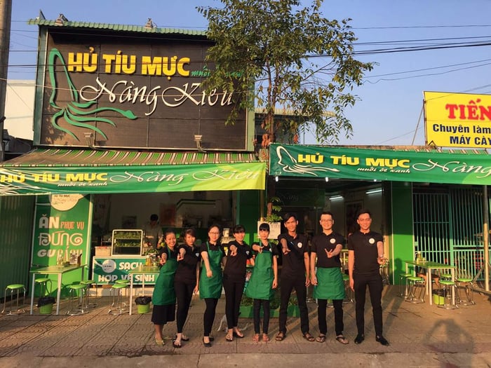 Trải nghiệm hương vị đặc trưng của Hủ tiếu mực nàng Kiều