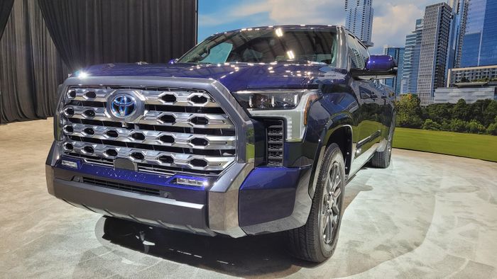 Ảnh thực tế của Toyota Tundra 2022 – đối thủ cạnh tranh với Ford F-150 2022-toyota-tundra-526.jpg