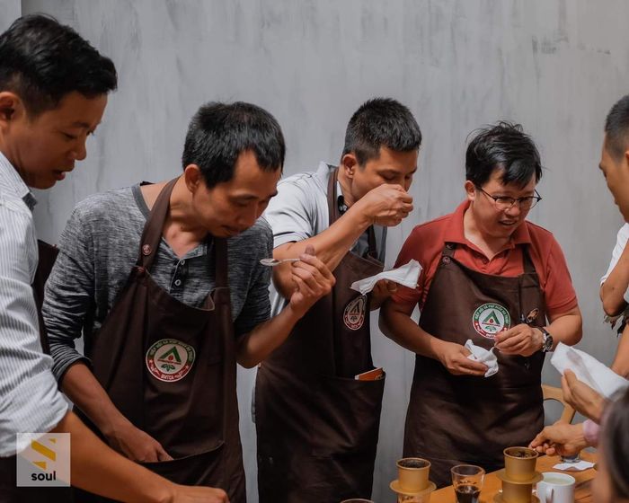 Hãy ghé SOUL Roastery BMT để thưởng thức hương vị cà phê phin đặc trưng của Ban Mê.