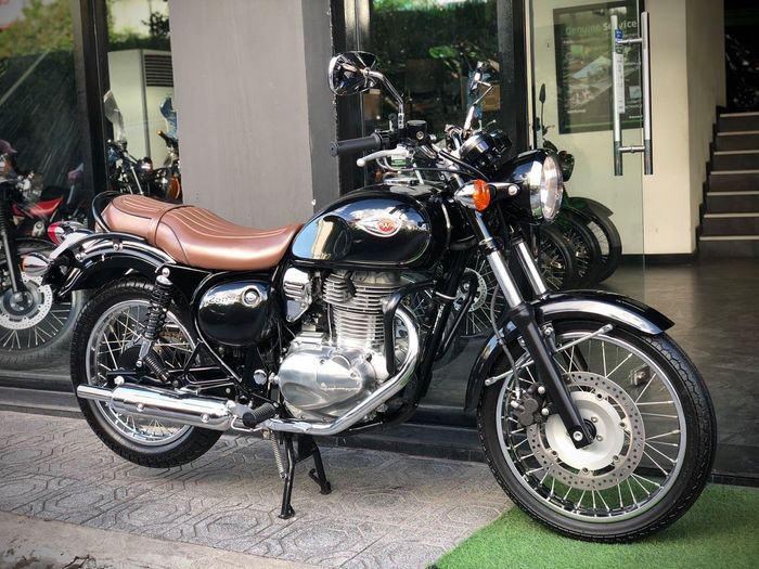 Xe máy Kawasaki W250 SE “siêu hiếm” có giá bán vượt trội hơn 100 triệu đồng tại thị trường Việt Nam Kawasaki W250 SE  (3).jpg