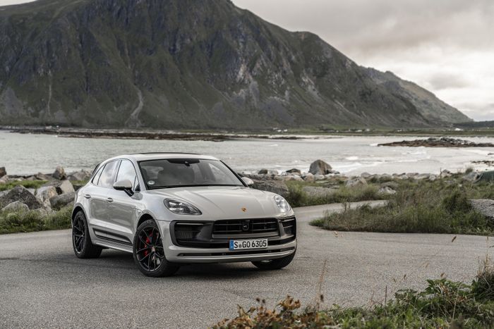 Macan - dòng xe được ưa chuộng nhất của Porsche trong năm 2021 Porsche Macan.jpg