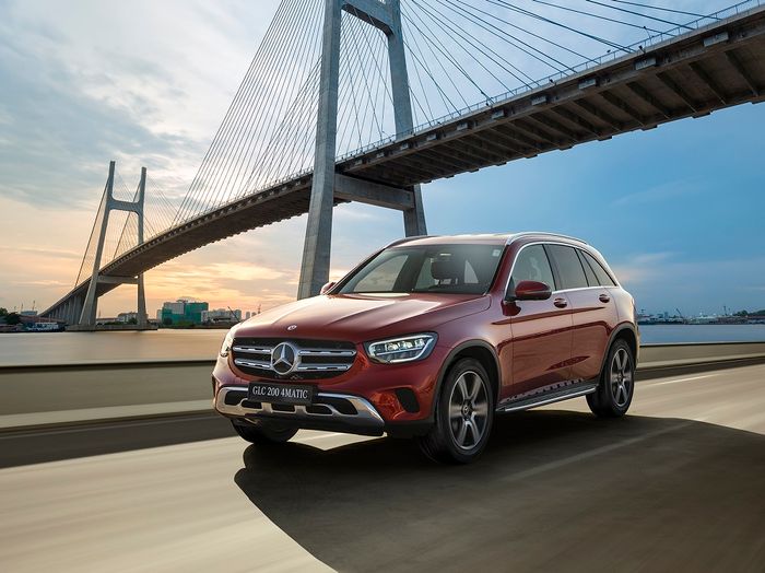 Mercedes-Benz trao tặng gói bảo dưỡng 2 năm trị giá gần 30 triệu đồng. mercedes-benz-uu-dai-dac-biet-cho-glc-tren-nen-tang-tmdt.jpg