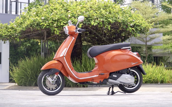 Vespa Color - Sắc màu bừng sáng, sống trọn đam mê vespa-sprint-cam.jpg