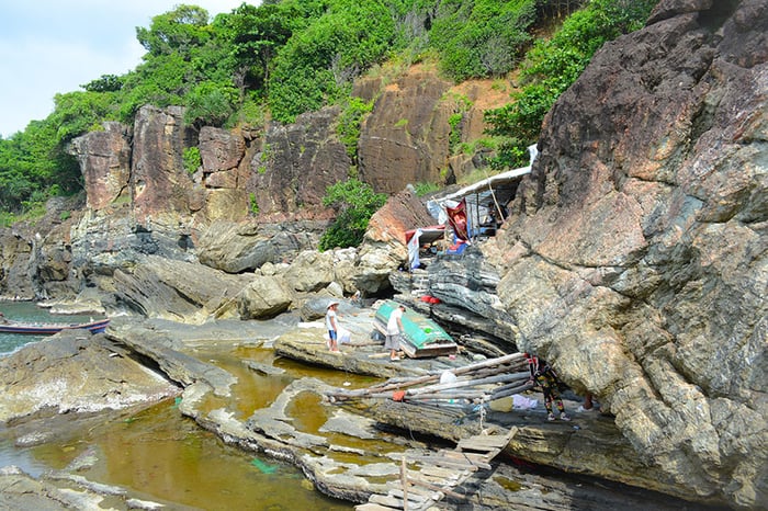 Khám phá vẻ yên bình của Đảo Hòn Chuối, một trong những điểm đặc biệt của vùng biển Tây Nam.